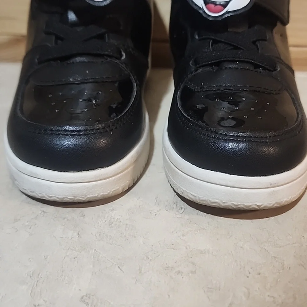 H&M Mickey Mouse Shoes Kids Size 6.5 Toddler